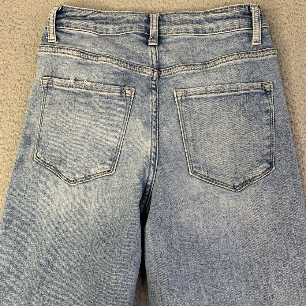 Light Wash Straight Leg Women’s Jeans - Picture 8 of 16